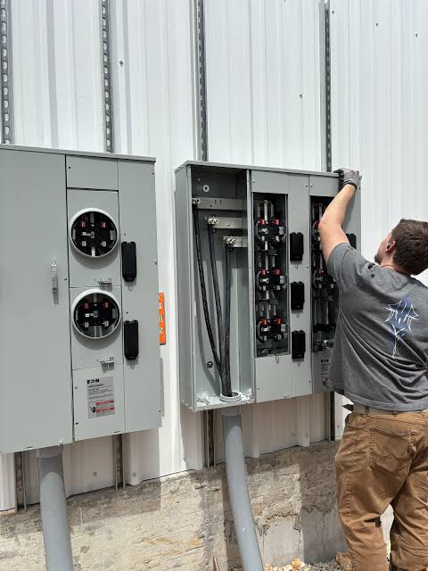Electrician in San Diego