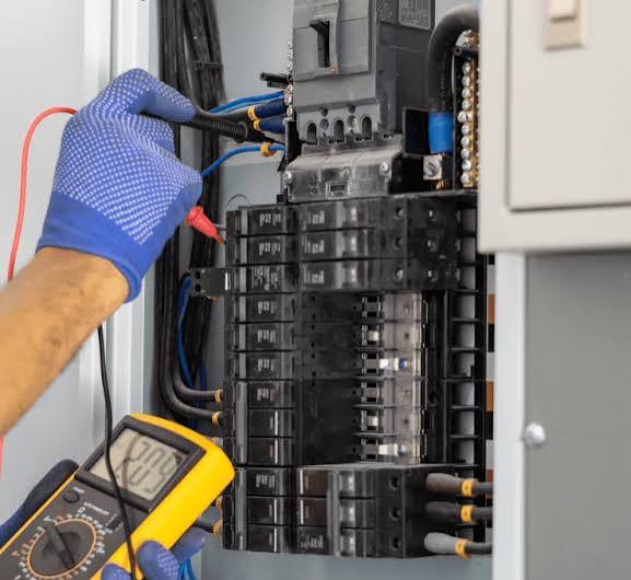 Electrician in San Diego